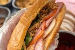 V&igrave; sao ngộ độc b&aacute;nh m&igrave; vẫn t&aacute;i diễn?