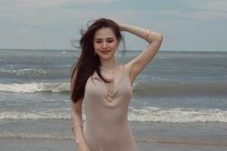 Nữ diễn viên 36 tuổi gây chú ý với sắc vóc mẹ 2 con