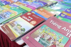 Hà Nội lên kế hoạch miễn phí sách giáo khoa năm 2026 - 2027