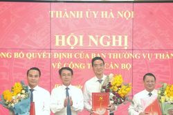 Ông Nguyễn Quang Hiếu làm Giám đốc Sở Nội vụ Hà Nội, thêm 3 xã/ phường có Bí thư mới