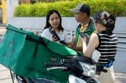 Người tiêu dùng nay phải 'soi giá' từng đơn hàng online