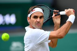 Federer rơi khỏi danh sách tỷ phú USD