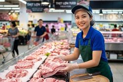 Giá heo hơi hôm nay 12.8.2026: Miền Bắc, miền Nam cùng giảm