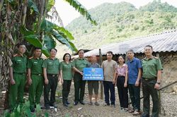 Công an Cao Bằng hỗ trợ xây nhà cho hộ khó khăn vùng biên