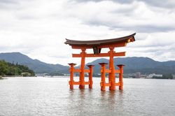 Đền Itsukushima – Tuyệt tác kiến trúc giữa biển trời Hiroshima, Nhật Bản