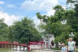 Thời tiết ngày 12/8: Nắng nóng tiếp diễn ở Bắc Bộ, Hà Nội có nơi nắng nóng gay gắt