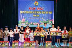 Gắn kết cán bộ công đoàn, đồng hành cùng đoàn viên, người lao động
