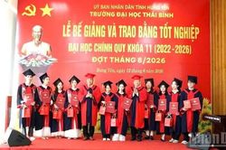 Trường đại học Thái Bình tổ chức cấp bằng tốt nghiệp cho sinh viên khóa 11