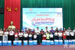 'Ấm tình hậu phương - Vững lòng lính biển'