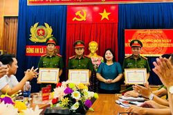Công an xã Xuân Phú được khen thưởng trong đợt ra quân cao điểm 45 ngày đêm phòng, chống ma túy