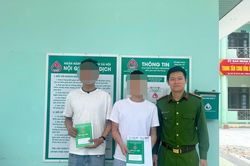 Hỗ trợ 2 công dân chấp hành xong án phạt tù được vay vốn ưu đãi