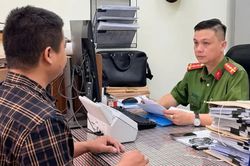 Khởi tố, bắt tạm giam chủ nhà sách mua bán gần 34.000 cuốn sách giả