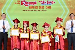 Lễ trao thưởng Giải Lê Quý Đôn: Bệ phóng thành công cho nhiều thế hệ học sinh