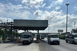 Tháo dỡ trạm thu phí cầu Đồng Nai trên quốc lộ 1