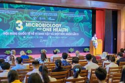 Hơn 110 nhà khoa học quốc tế bàn về vi sinh vật và phòng chống dịch bệnh