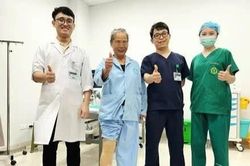 Chân tê bì, nóng buốt nhiều năm, coi chừng suy giãn tĩnh mạch