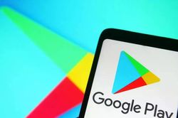Đối thủ của Google Play quay trở lại trên chính Google Play