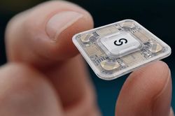 Máy tính lượng tử di động đầu tiên chạy qubit kim cương