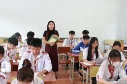 Hàng chục học sinh chưa nhập học lớp 10, trường 'thông báo khẩn'