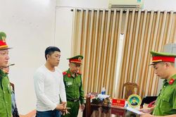 Tạm giữ kẻ hành hung tài xế xe 16 chỗ vì tranh giành khách tại Đà Nẵng
