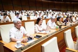 Quốc hội thảo luận các dự án giao thông lớn và thành lập thành phố Quảng Ninh và thành phố Bắc Ninh