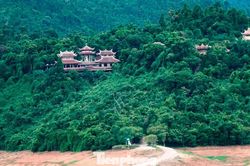 Cảnh tượng không ngờ tại điểm du lịch Huế nổi tiếng