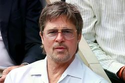 Phản ứng của Angelina Jolie về Brad Pitt