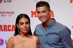 Cristiano Ronaldo và bạn gái Georgina Rodriguez kết hôn sau 10 năm bên nhau