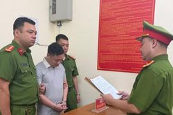 Khởi tố nhân viên tài chính tham ô tiền thu hồi nợ của khách hàng