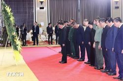 Thường trực Ban Bí thư Trần Cẩm Tú chia buồn với Tổng Bí thư, Chủ tịch nước Lào