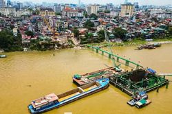 Chủ tịch Hà Nội yêu cầu tăng tốc 7 cầu qua sông Hồng: Không chậm tiến độ vì vướng phối hợp