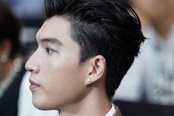 Hieuthuhai vừa xuất hiện ở Hà Nội đã gây bão mạng
