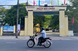 Giảm hàng nghìn trường ở các tỉnh miền Trung, bố trí hiệu trưởng, giáo viên ra sao?