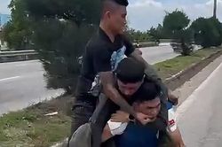 Tạm giữ hình sự tài xế đánh người nhập viện vì tranh giành khách