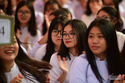 Từ nay, học sinh TPHCM tựu trường ngày 24/8, riêng đầu cấp và cuối cấp ngày 17/8
