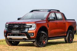 Xe bán tải tháng 7: Ford Ranger lấy lại vị trí số 1 từ tay đối thủ
