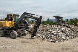 Khởi tố chủ cơ sở tập kết hơn 163 tấn chất thải trên đất nông nghiệp