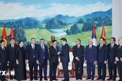 Thường trực Ban Bí thư Trần Cẩm Tú hội kiến Tổng Bí thư, Chủ tịch nước Lào