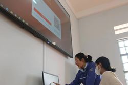 Sắp xếp thôn, tổ dân phố: Chuyển đổi số giúp bù đắp sự thiếu hụt về nhân lực