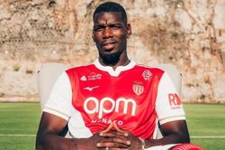 Dấu hỏi cho tương lai của Pogba