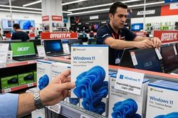 Windows 11 tăng tiền bản quyền, người mua PC lại gánh thêm một khoản phí