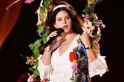 Lana Del Rey và kỳ tích sau 14 năm