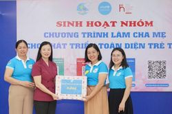 Lãnh đạo Hội LHPN Việt Nam tham quan mô hình 'Làm cha mẹ cho sự phát triển toàn diện trẻ thơ' tại Hải Phòng