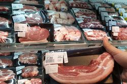 Giá nông sản hôm nay (12/8): Giá thịt lợn hạ nhiệt, trung bình 60.000 đồng/kg
