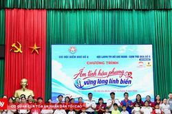 Ấm tình hậu phương - vững lòng lính biển