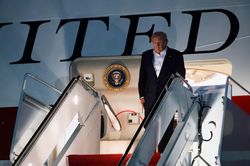 Tổng thống Trump lần đầu lên tiếng về vụ bí mật đổi máy bay do lo ngại an ninh