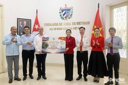 Trung ương Hội Chữ thập đỏ Việt Nam trao khoản hỗ trợ trị giá 100 tỷ đồng tặng nhân dân Cuba