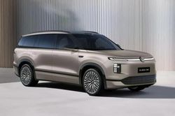 Volkswagen ID. Era 9X nhận cọc tại Việt Nam - EV gắn động cơ xăng