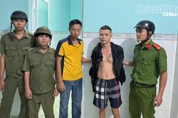 Công an xã Nam Ninh Hòa bàn giao đối tượng bị khởi tố về tội đánh bạc