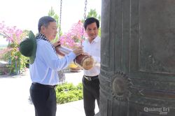 Ban Tuyên giáo và Dân vận Thành ủy TP. Hồ Chí Minh tặng quà các hoàn cảnh khó khăn trên địa bàn tỉnh Quảng Trị
